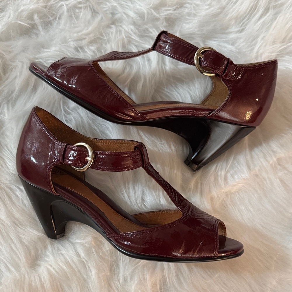 Sofft Burgundy Patent Leather T-Strap Heeled Peep Toe Pumps size 8